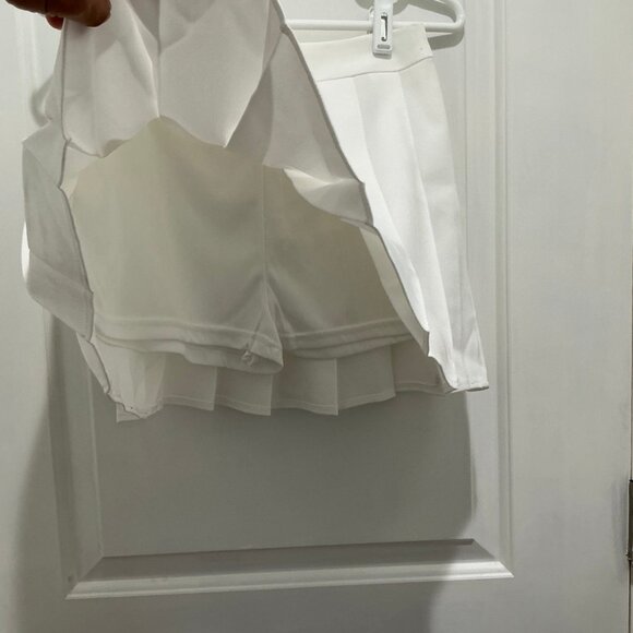 Tennis skorts, White, Barely Used excellent condition, Small - Picture 6 of 8